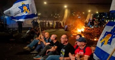 إعلام عبرى: الشرطة الإسرائيلية تعتقل متظاهرين شاركوا فى احتجاجات بتل أبيب إعلام عبرى: الشرطة الإسرائيلية تعتقل متظاهرين شاركوا فى احتجاجات بتل أبيب