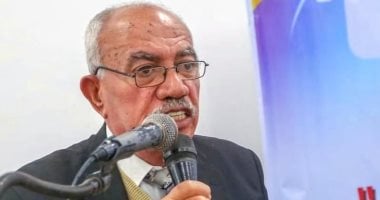 روائى فلسطينى عن معاناته فى غزة: نبحث عن حليب للأطفال ونقضى يوما لإيجاد المياه روائى فلسطينى عن معاناته فى غزة: نبحث عن حليب للأطفال ونقضى يوما لإيجاد المياه