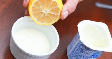 خليه على سحورك.. هذا ما يحدث لجسمك عند تناول الزبادى يوميًا خليه على سحورك.. هذا ما يحدث لجسمك عند تناول الزبادى يوميًا