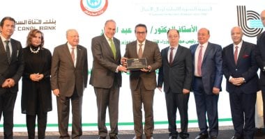 نائب رئيس الوزراء يدعو القطاع الخاص لتوطين صناعة الدواء وتغطية الاحتياجات المحلية