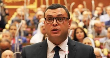 وزير الإسكان يهنئ رئيس ونواب وأعضاء مجلس إدارة "المقاولون العرب" بعد إعادة تشكيلة وزير الإسكان يهنئ رئيس ونواب وأعضاء مجلس إدارة "المقاولون العرب" بعد إعادة تشكيلة