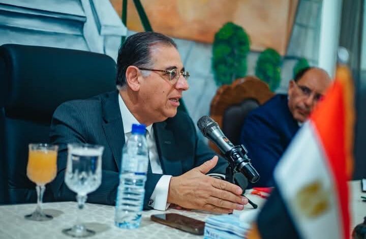 نائب وزير الخارجية والهجرة مع رموز الجالية المصرية في موزمبيق نائب وزير الخارجية والهجرة مع رموز الجالية المصرية في موزمبيق