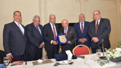 علي هامش حفل الجمعية البحرية المصرية ..تكريم المستشار القانوني لشعبة النقل الدولي واللوجستيات بالغرفة التجارية بالأسكندرية