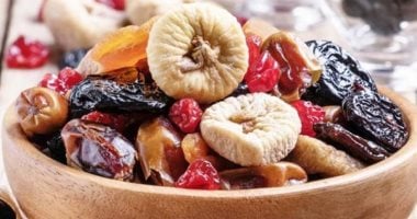 تمنحك الدفء وتعزز مناعتك .. 5 فوائد لهذه الفاكهة المجففة في الشتاء