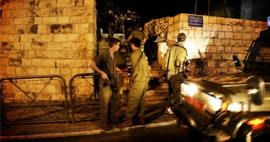 قوات الاحتلال تغلق العديد من الشوارع بالضفة الغربية قوات الاحتلال تغلق العديد من الشوارع بالضفة الغربية