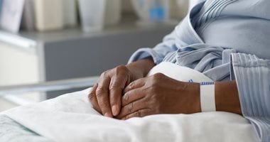 لقاح يعالج نوعًا من السرطان يصيب النساء تحت سن الخمسين