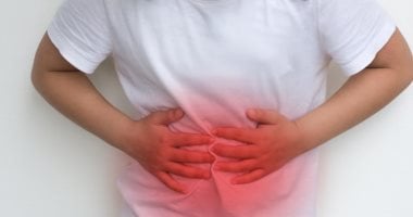 لماذا يصاب الأطفال بحصوات الكلى.. اعرف الأسباب من زيادة الملح لنقص الماء