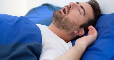 الشخير أثناء النوم.. 3 علامات على خطورته ونصائح مهمة الشخير أثناء النوم.. 3 علامات على خطورته ونصائح مهمة