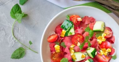 للمذاق والصحة.. لهذه الأسباب تجنبى خلط الطماطم مع الخيار في السلطة للمذاق والصحة.. لهذه الأسباب تجنبى خلط الطماطم مع الخيار في السلطة