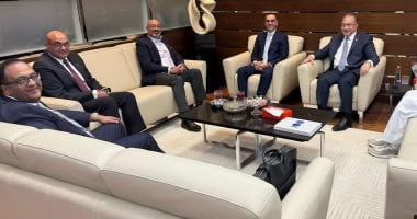 مسؤولو شركة اتصالات لوزير الاستثمار: نتطلع للتوسع بالسوق المصري مسؤولو شركة اتصالات لوزير الاستثمار: نتطلع للتوسع بالسوق المصري