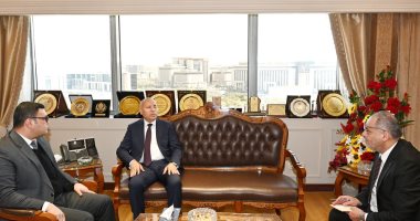 وزير الإسكان يستعرض مع محافظ القاهرة الموقف التنفيذي لمشروعات"منطقة مثلث ماسبيرو" وزير الإسكان يستعرض مع محافظ القاهرة الموقف التنفيذي لمشروعات"منطقة مثلث ماسبيرو"