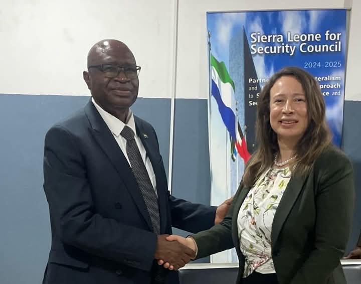 وزير الداخلية في سيراليون يتطلع إلى مزيد من التعاون في مجالات عديدة من خلال لقاء السفيرة المصرية