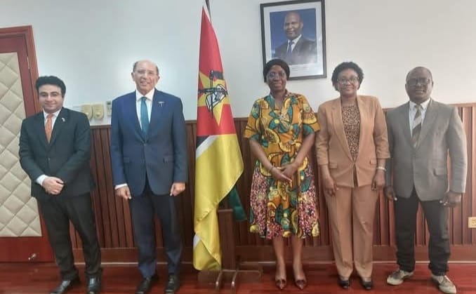 مقابلة سفير مصر فى مابوتو مع وزيرة الخارجية الموزمبيقية