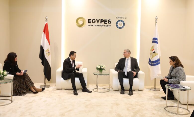 على هامش فعاليات مؤتمر ومعرض مصر الدولى للطاقة في نسخته الثامنة “ايجبس 2025 ” وزير الكهرباء والطاقة المتجددة يشارك في حلقة نقاشية وزارية حول تعزيز مستقبل الطاقة فى مصر