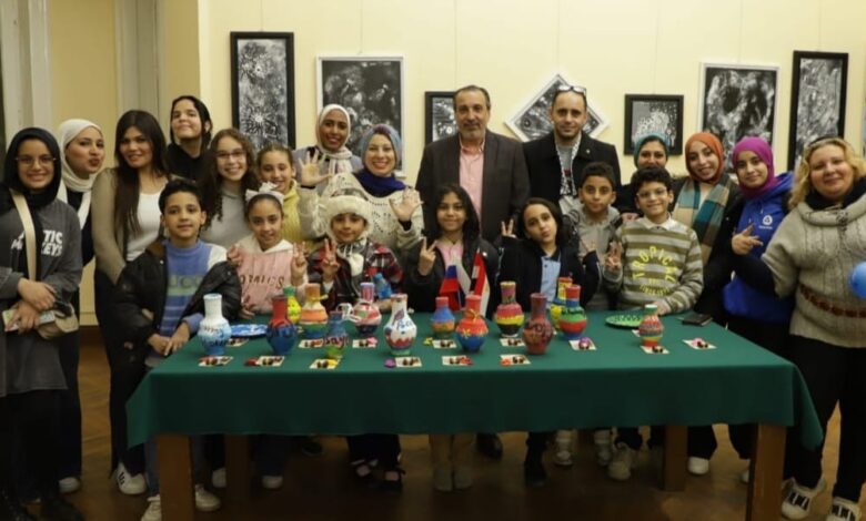 أطفال روسيا يرسمون علي القٌلل القناوي أطفال روسيا يرسمون علي القٌلل القناوي