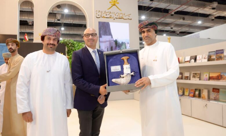 سلطنة عمان تكرم الهيئة المصرية العامة للكتاب واتحاد الناشرين العرب