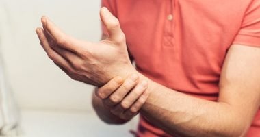 هل تعانى من تنميل اليدين فور الاستيقاظ؟ اعرف السبب