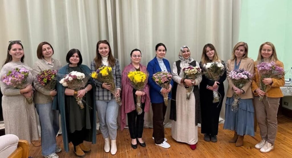 *الروسي يحتفل باليوم العالمي للمرأة *الروسي يحتفل باليوم العالمي للمرأة