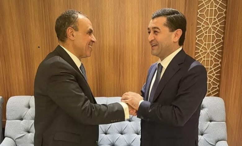وزير الخارجية والهجرة يلتقي بنظيره الأوزبكي