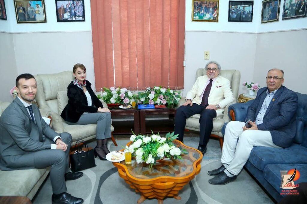 نقيب الكتاب يبحث مع سفيرة رومانيا بالقاهرة سبل تدعيم العلاقات الثقافية المصرية الرومانية نقيب الكتاب يبحث مع سفيرة رومانيا بالقاهرة سبل تدعيم العلاقات الثقافية المصرية الرومانية