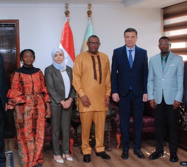 وزير الزراعة وسفير سيراليون في القاهرة يبحثان التعاون في مجال استنباط التقاوى وبناء القدرات والابتكارات الزراعية .. وزير الزراعة وسفير سيراليون في القاهرة يبحثان التعاون في مجال استنباط التقاوى وبناء القدرات والابتكارات الزراعية ..