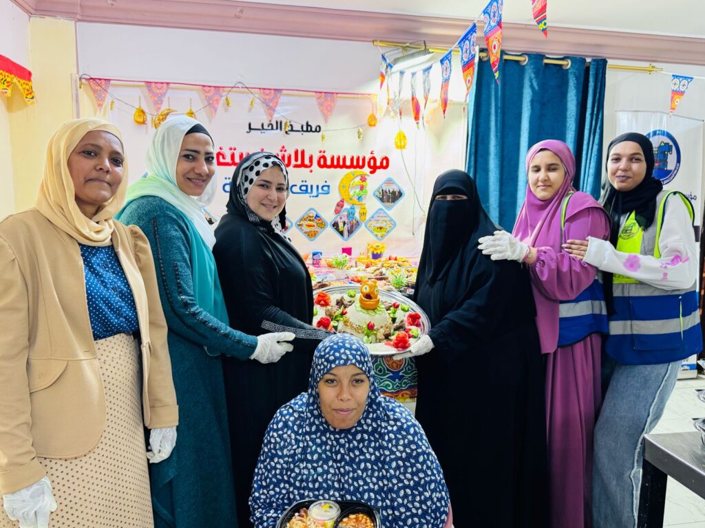 سيدات فريق مطبخ الخير لمؤسسة بلاش نستغل بعض يواصلون ،،حملة أفطار صائم،، لعشرة ألاف وجبة خلال شهر رمضان الكريم، ،، سيدات فريق مطبخ الخير لمؤسسة بلاش نستغل بعض يواصلون ،،حملة أفطار صائم،، لعشرة ألاف وجبة خلال شهر رمضان الكريم، ،،