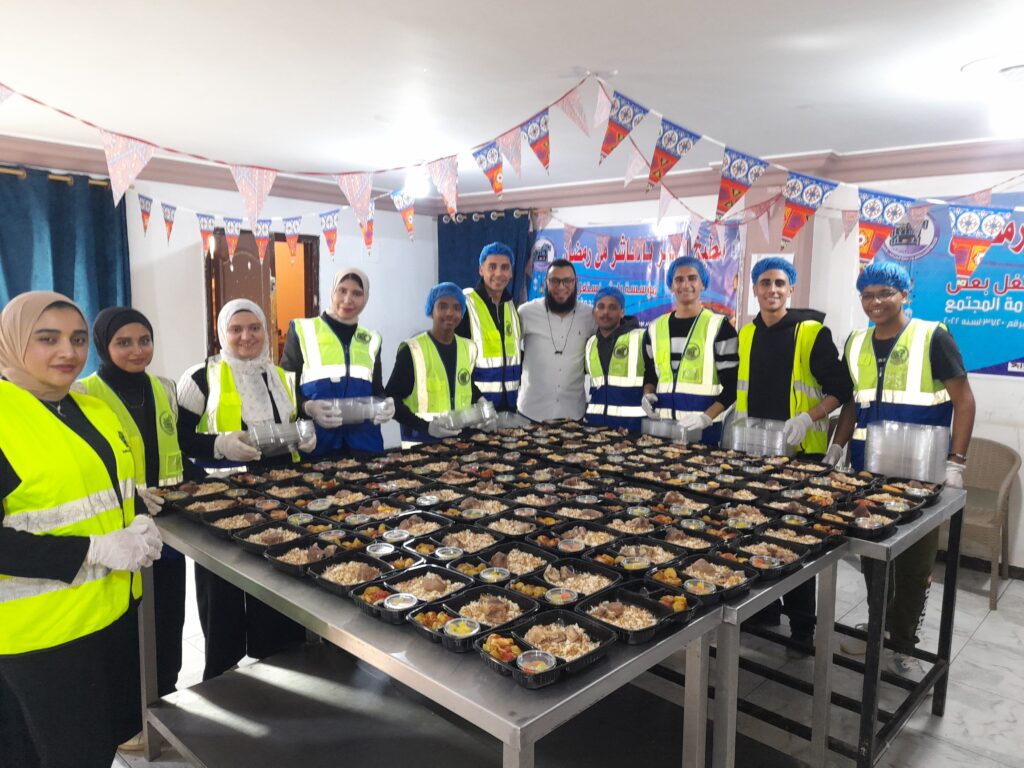 مؤسسة بلاش نستغل بعض لخدمة المجتمع  تستقبل طلاب كلية التمريض جامعة بدر لمشاركتهم تجهيز  حملة إفطار صائم ،،،،