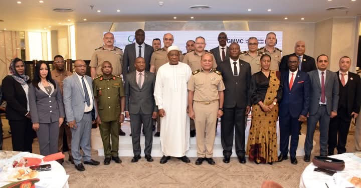 القوات المسلحة تكرم سفيري الكاميرون ورواندا في المجمع الطبي