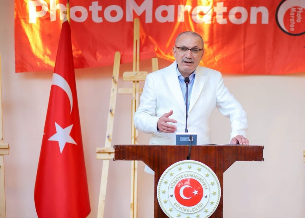 100 مصور تركي قدموا إلى القاهرة بغرض السياحة والتقطوا صورا لأجمل المعالم والمناظر الطبيعية في القاهرة. 100 مصور تركي قدموا إلى القاهرة بغرض السياحة والتقطوا صورا لأجمل المعالم والمناظر الطبيعية في القاهرة.