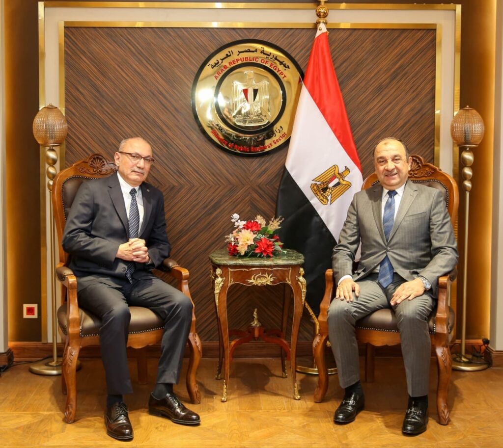 وزير قطاع الأعمال العام يستقبل سفير تركيا بالقاهرة لبحث تعزيز التعاون الاقتصادي والاستثماري