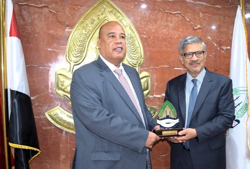 سفير باكستان مصر تقوم بدور هام جدا في المنطقة وحريصون على توطيد العلاقات التجارية والاستثمارية سفير باكستان مصر تقوم بدور هام جدا في المنطقة وحريصون على توطيد العلاقات التجارية والاستثمارية