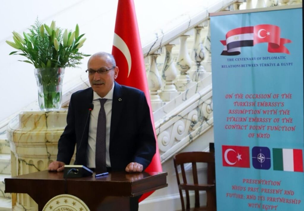 نظمت السفارة التركية أول فعالية لها لدعم العلاقات بين الناتو ومصر والمساهمة في العلاقات العامة. نظمت السفارة التركية أول فعالية لها لدعم العلاقات بين الناتو ومصر والمساهمة في العلاقات العامة.