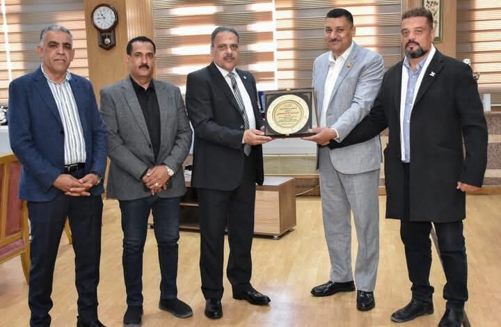 بمدينة بلبيس جهود ذاتية شباب من المجتمع المدنى ينفذون مشروعى صرف صحى ومياه والمحافظ وعضو بمجلس الشعب يدعمونهم