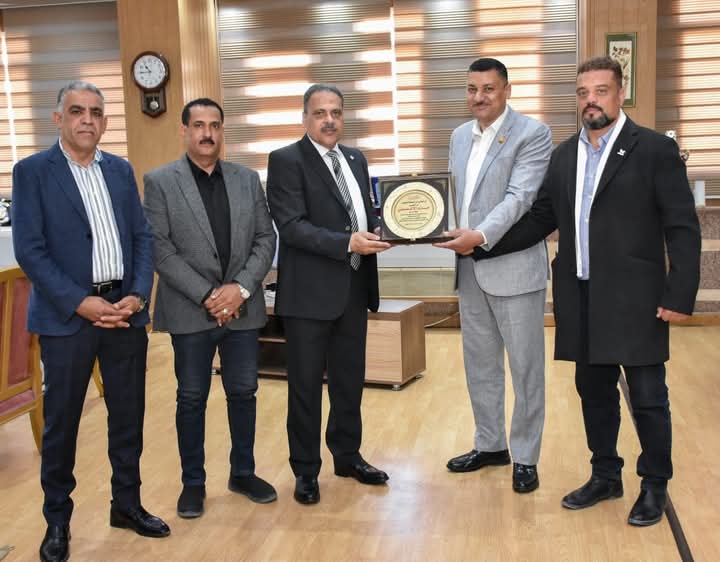 بمدينة بلبيس جهود ذاتية شباب من المجتمع المدنى ينفذون مشروعى صرف صحى ومياه والمحافظ وعضو بمجلس الشعب يدعمونهم