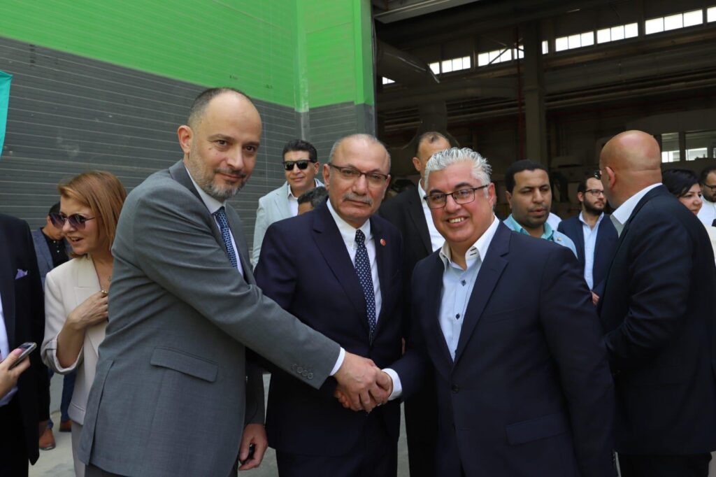 السفير شن: حياة كيميا تجلب التكنولوجيا العالية والجودة إلى مصر باستثمارات تصل إلى 632 مليون دولار.