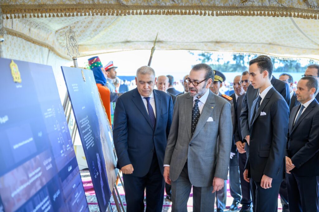 ملك المغرب يعطي انطلاقة إحداث منصة المخزون والاحتياطات الأولية للصمود في مواجهة الكوارث ملك المغرب يعطي انطلاقة إحداث منصة المخزون والاحتياطات الأولية للصمود في مواجهة الكوارث