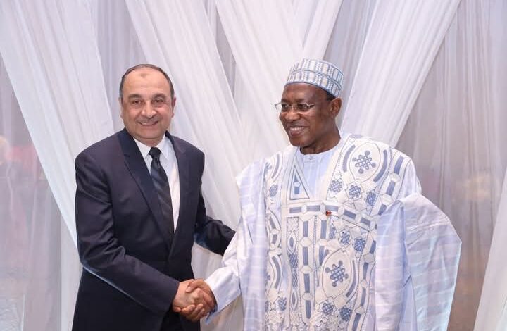 وزير قطاع الأعمال القيادة السياسية حريصة على دعم التنمية في الكاميرون