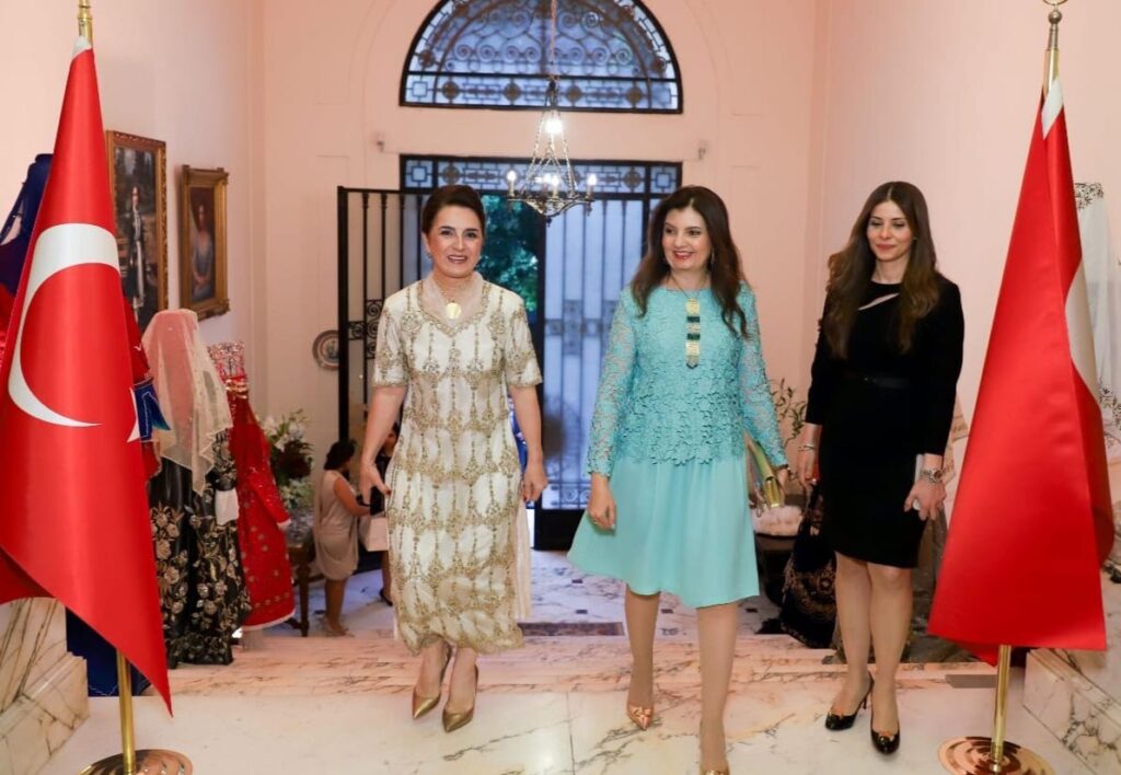 فرحه تركيا بمشاركة مصرية ومهرجان سنوي للعروسه فرحه تركيا بمشاركة مصرية ومهرجان سنوي للعروسه