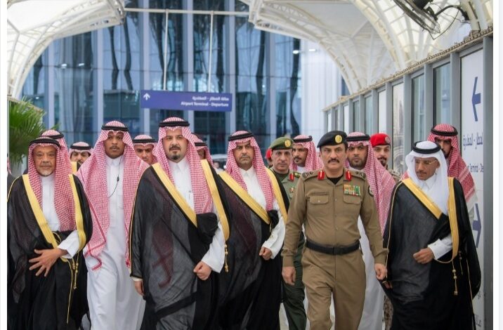 أمير المدينة يتفقد جاهزية المطار وقطار الحرمين لخدمة الحجاج