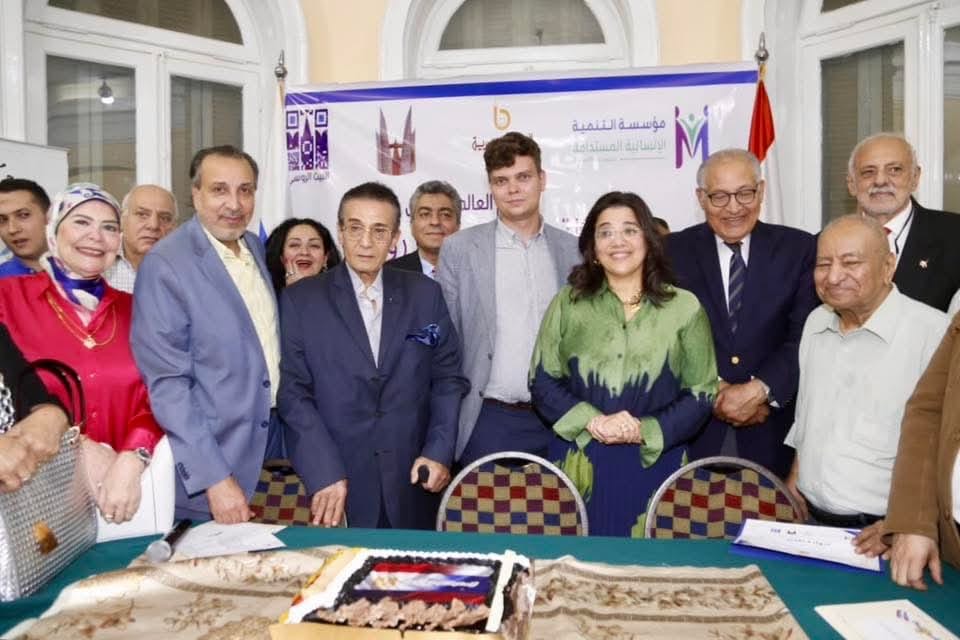 تورته مصرية في اليوم الوطني الروسي