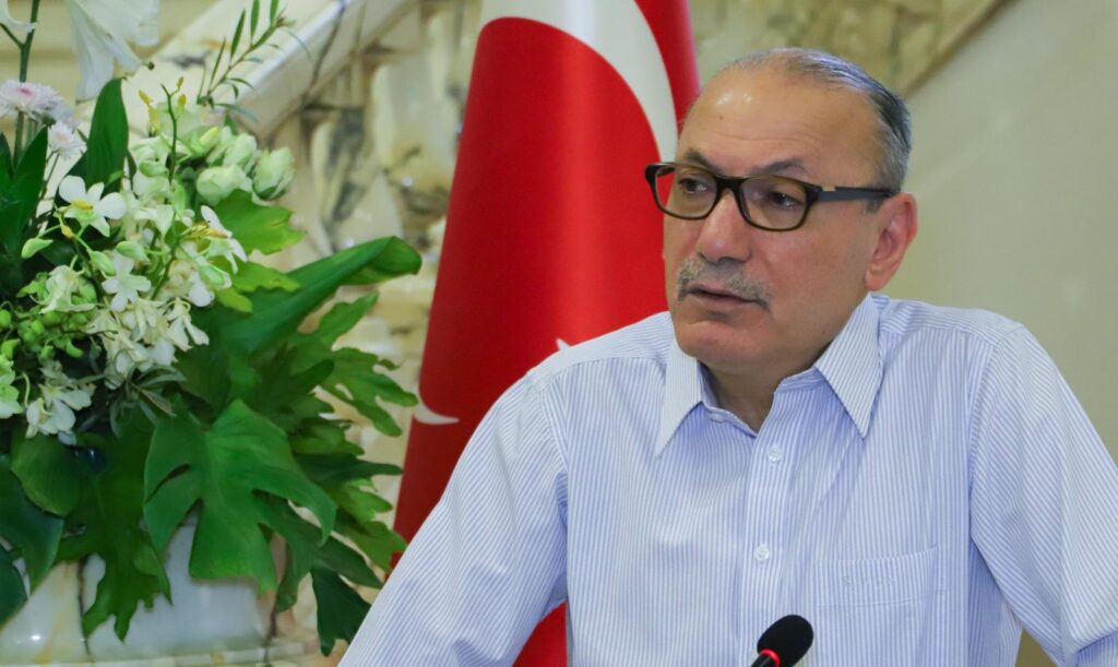 سفيرتركيا أسعدنا تقديم المساعدة لأبناء غزة والتعاون مع الحكومة المصرية في هذا العمل الانساني النبيل لانه واجب علينا سفيرتركيا أسعدنا تقديم المساعدة لأبناء غزة والتعاون مع الحكومة المصرية في هذا العمل الانساني النبيل لانه واجب علينا