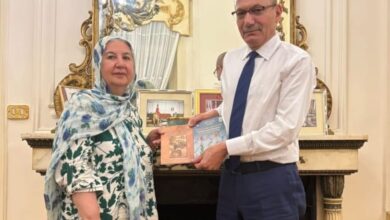 سفير تركيا يوصي الطلاب الذين يدرسون اللغه التركيه بالبحث في أعمال يونس امره