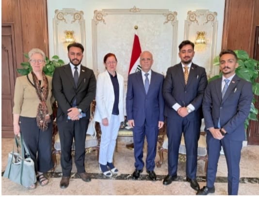 سفير العراق في القاهره يستقبل عميدة كلية الدراسات الدولية بالجامعة الأمريكية في بغداد سفير العراق في القاهره يستقبل عميدة كلية الدراسات الدولية بالجامعة الأمريكية في بغداد