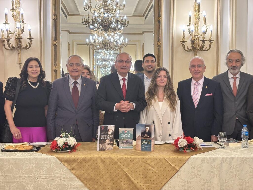 تقديم كتاب ثلاثة قرون تاريخ عائله في تركيا ومصر بنادي السيارات تقديم كتاب ثلاثة قرون تاريخ عائله في تركيا ومصر بنادي السيارات