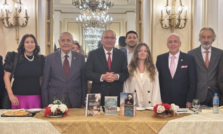 تقديم كتاب ثلاثة قرون تاريخ عائله في تركيا ومصر بنادي السيارات