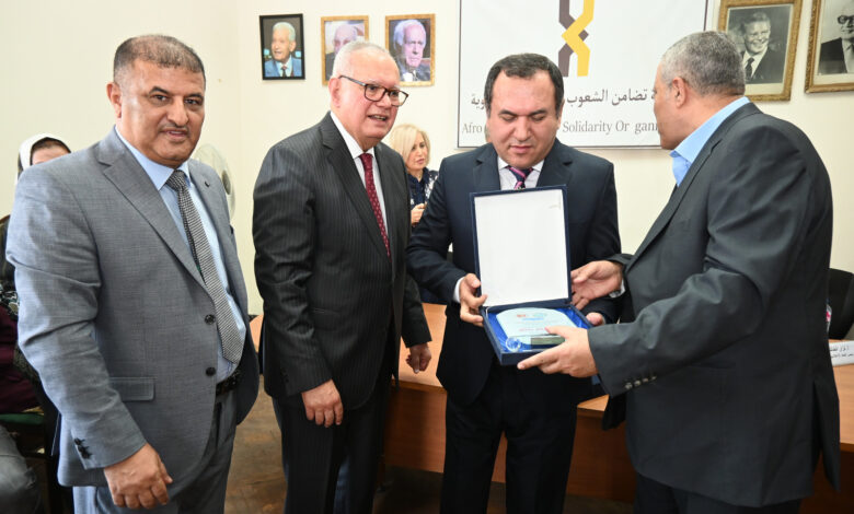 المستشار الإعلامي والسياسي لسفارة طاجيكستان عقب تكريمه في عيد الإعلاميين طاجيكستان ومصر لهما علاقات تاريخية