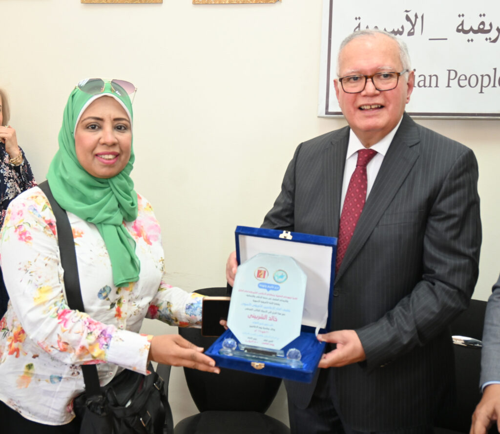 اتحاد الإعلاميين الأفريقي الآسيوي يكرم السفير لأدائه الدبلوماسي المتميز