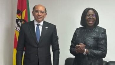 السفير المصرى يلتقى مع رئيسة وزراء موزمبيق