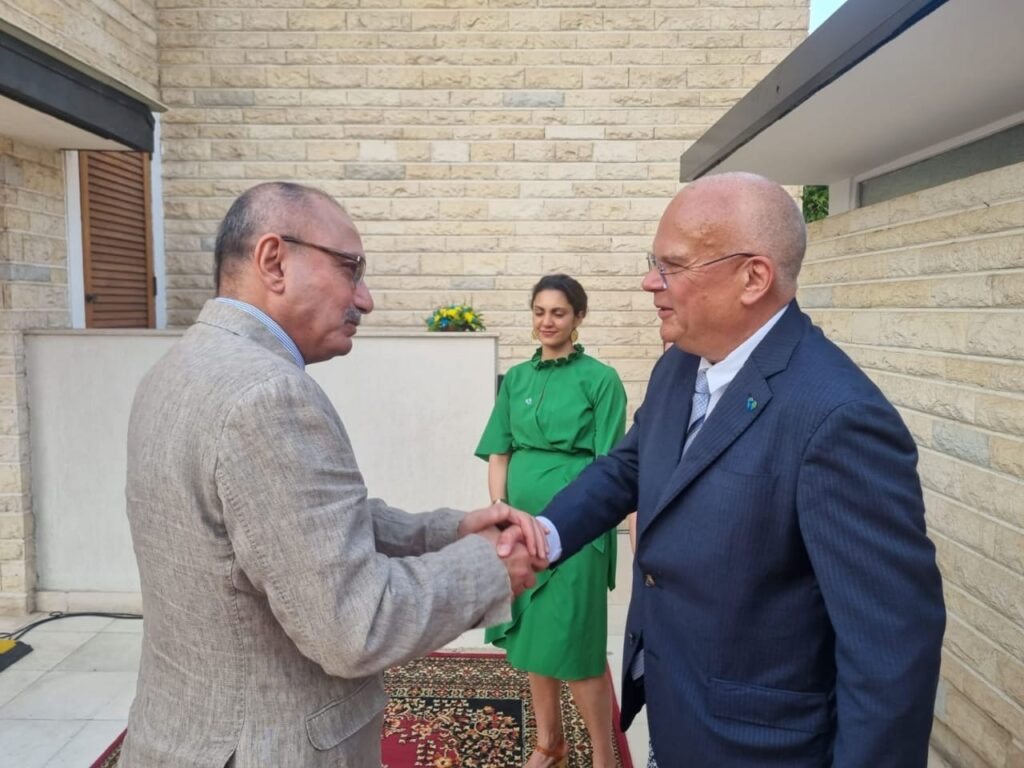 مشاركة سفير تركيا في العيد القومي للسويد مشاركة سفير تركيا في العيد القومي للسويد