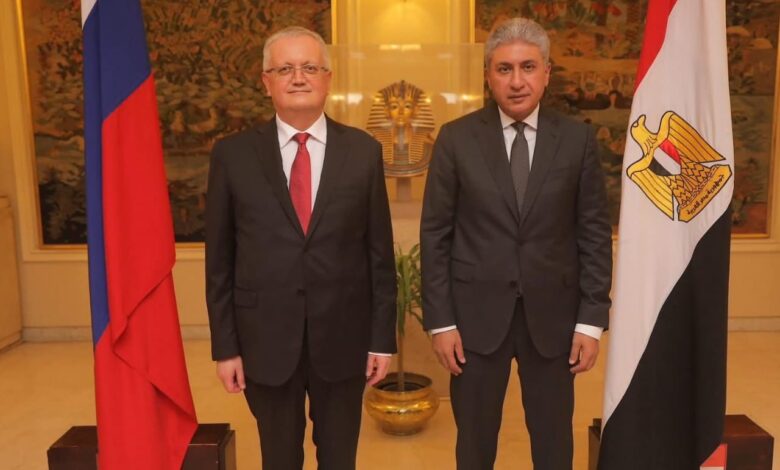 نيابة عن رئيس الوزراء وزير السياحة والآثار يشارك في الاحتفال بالعيد القومي لروسيا نيابة عن رئيس الوزراء وزير السياحة والآثار يشارك في الاحتفال بالعيد القومي لروسيا